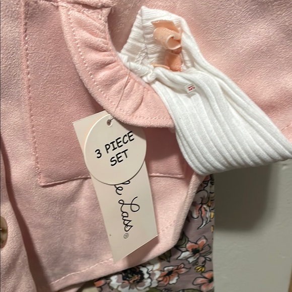 Three piece size 4t outfit - Picture 5 of 7